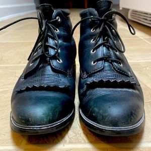 6.5 Ariat paddock boot great for English riding or even mucking the stalls!